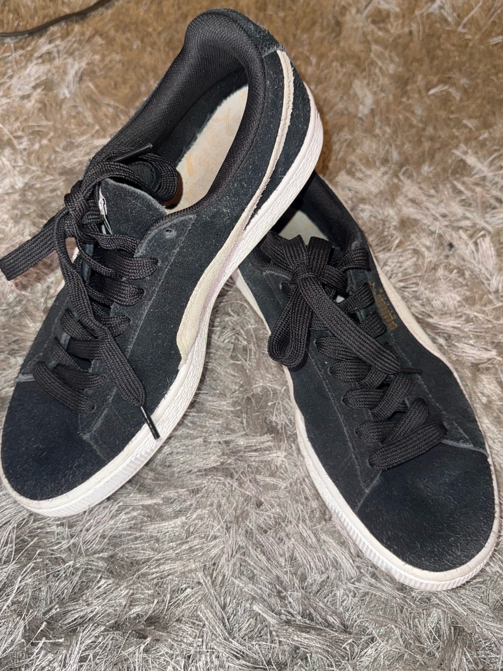 Women’s Puma Black Suede Low-Top Sneakers with White Sole Size: 9